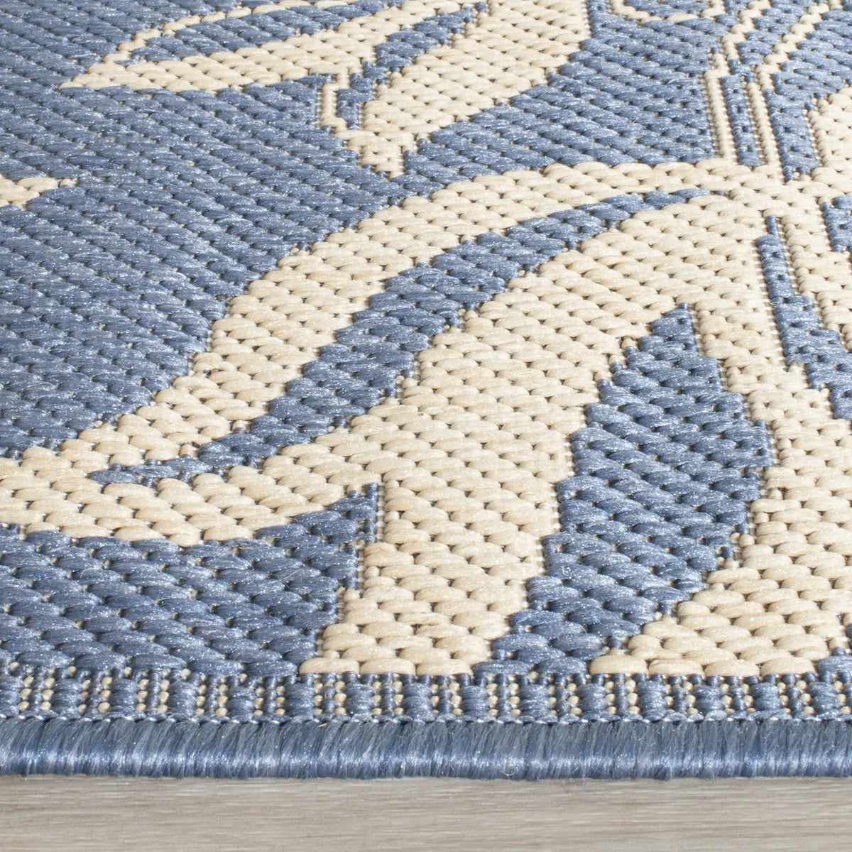Safavieh Courtyard 2'-3" x 10'-0" Rug in Blue / Natural
