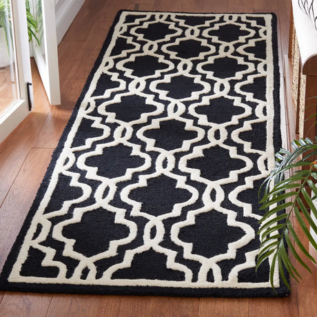 Safavieh Cambridge 2'-6" x 12'-0" Rug in Black / Ivory