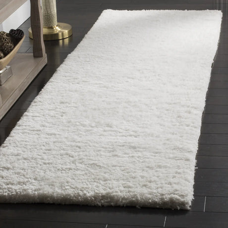 Safavieh Sheep Shag 2'-3" x 6'-0" Rug in Ivory