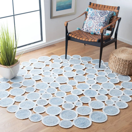 Safavieh Cape Cod 5'-0" x 5'-0" Rug in Blue / Ivory