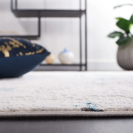 Safavieh Shivan 4'-0" x 6'-0" Rug in Grey / Blue