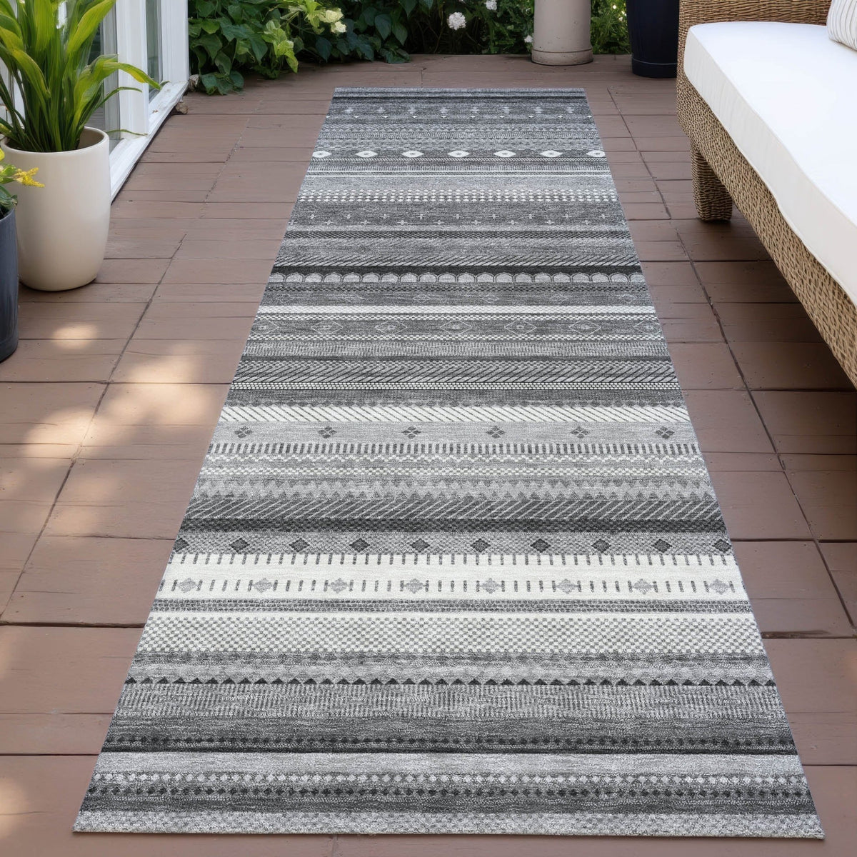 Addison Chantille ACN2218 Stripes Machine Made Transitional Gray Rug