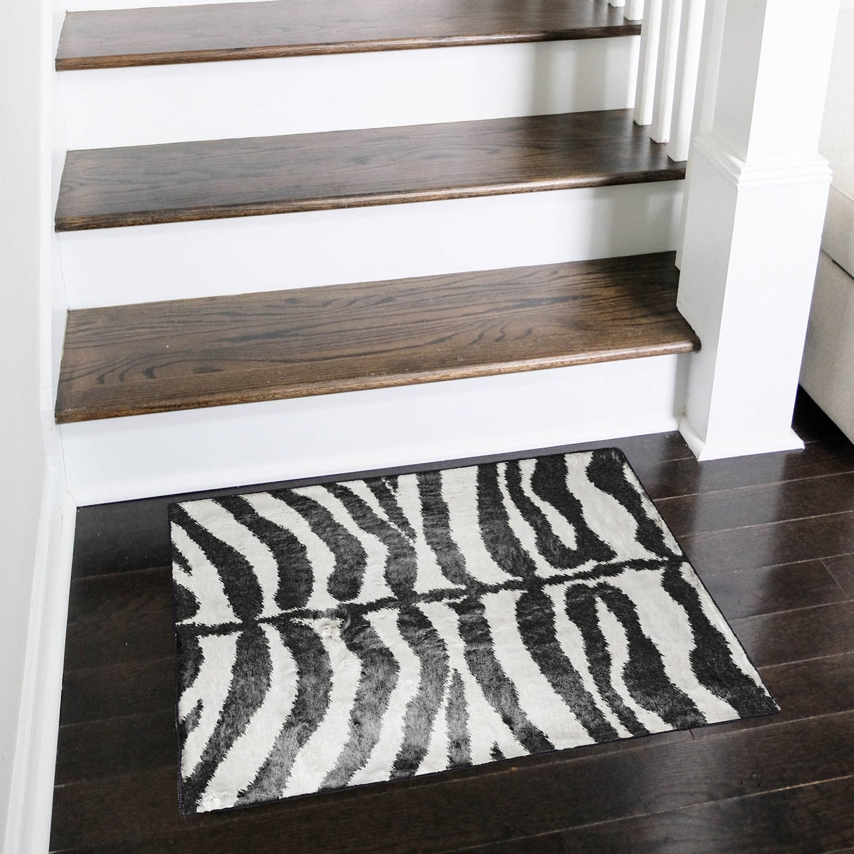 Dalyn Akina AK1 Ivory Rug shown in a room