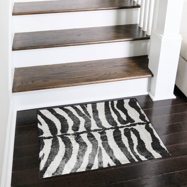 Dalyn Akina AK1 Ivory Rug shown in a room