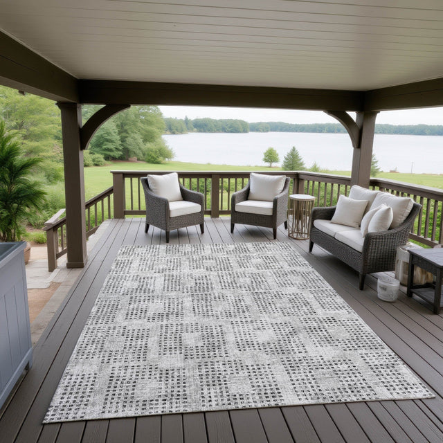 Dalyn Delano DA1 Pewter Rug outdoor lifestyle image