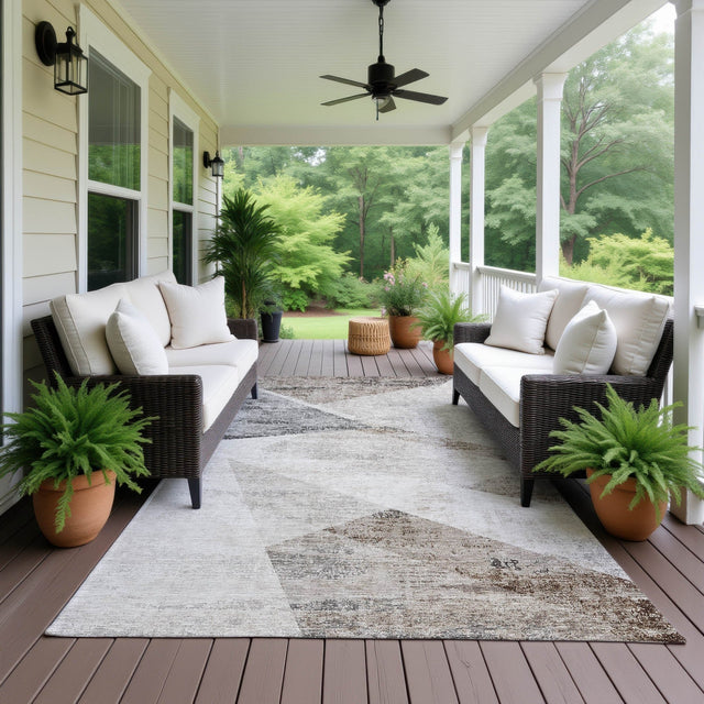 Dalyn Neo NO11 Silver Rug outdoor lifestyle image