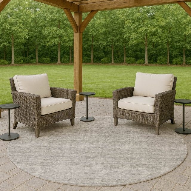 Dalyn Soft Essentials SE1 Silver Rug outdoor lifestyle image
