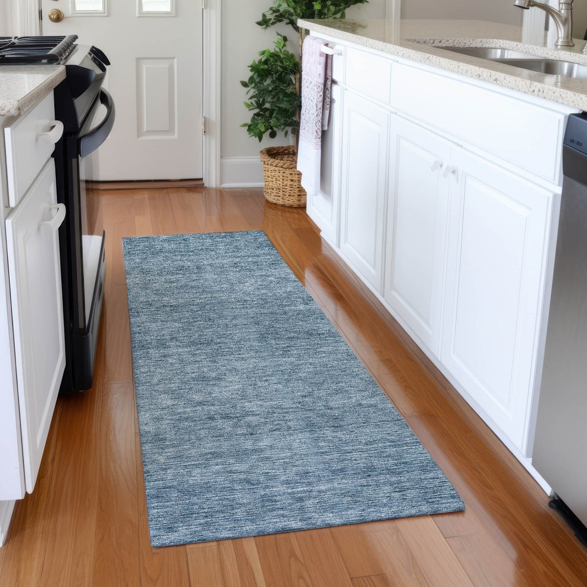 Dalyn Soft Essentials SE1 Transitional Machine Made Blue Rug