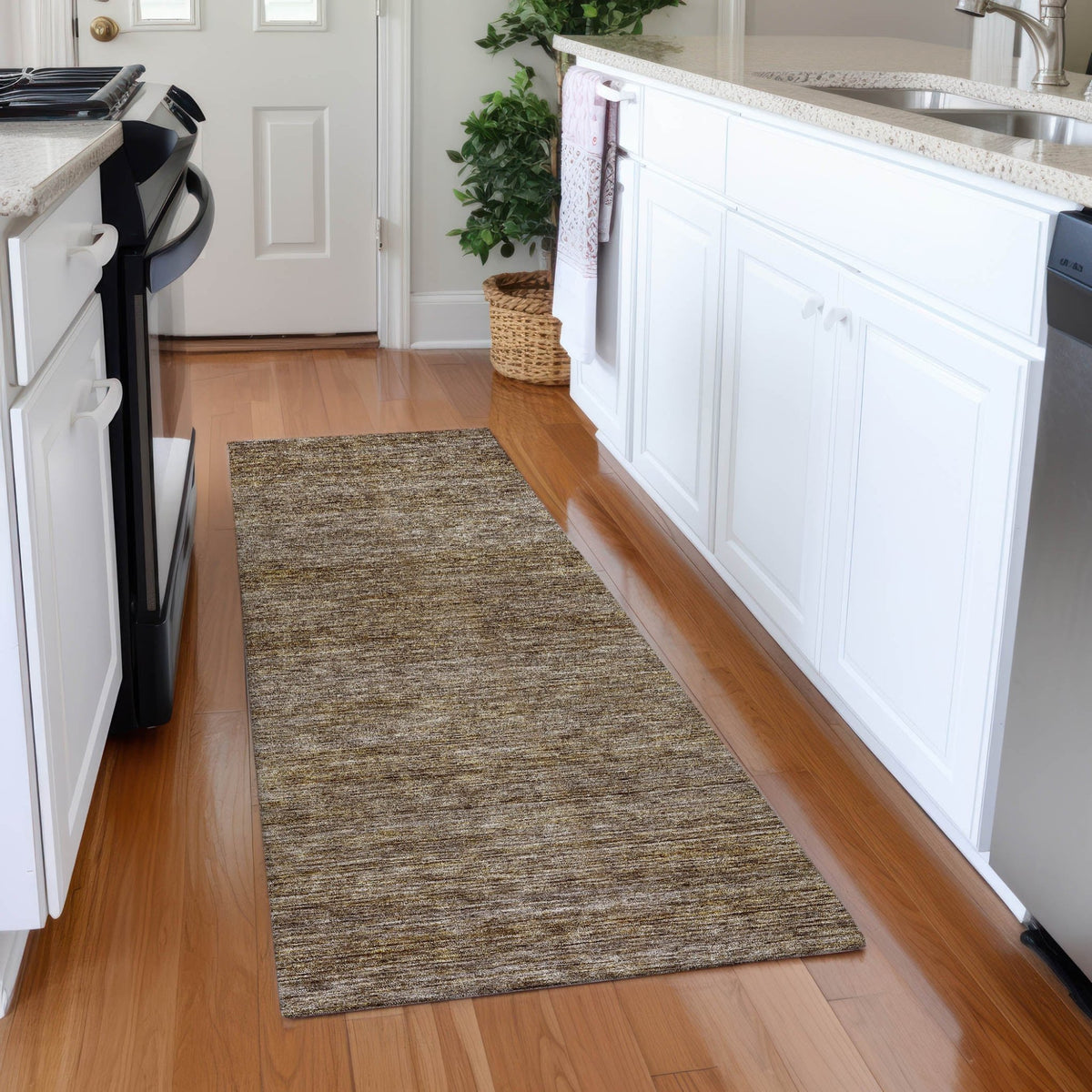 Dalyn Soft Essentials SE1 Transitional Machine Made Brown Rug