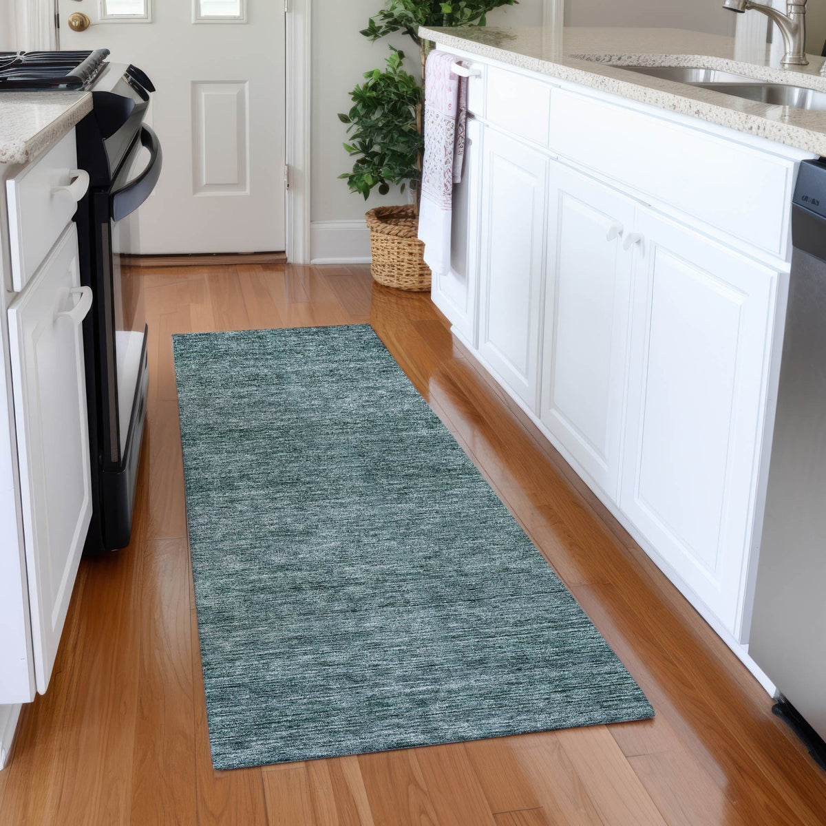 Dalyn Soft Essentials SE1 Transitional Machine Made Teal Rug