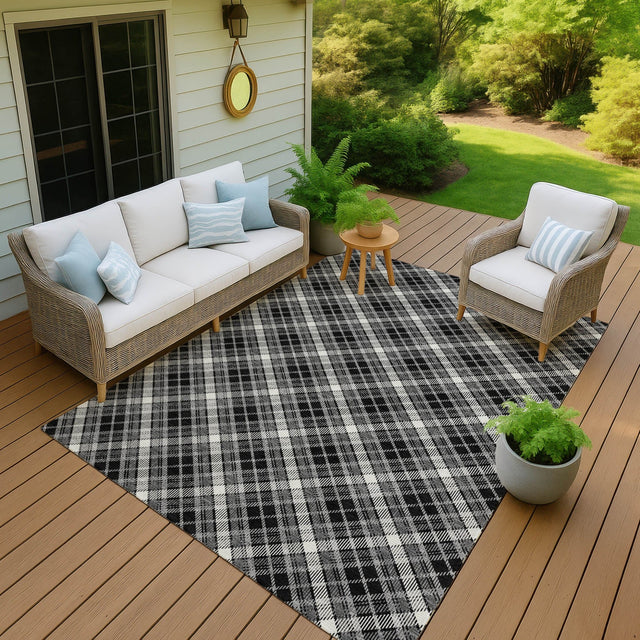 Dalyn Soft Essentials SE3 Black Rug outdoor lifestyle image
