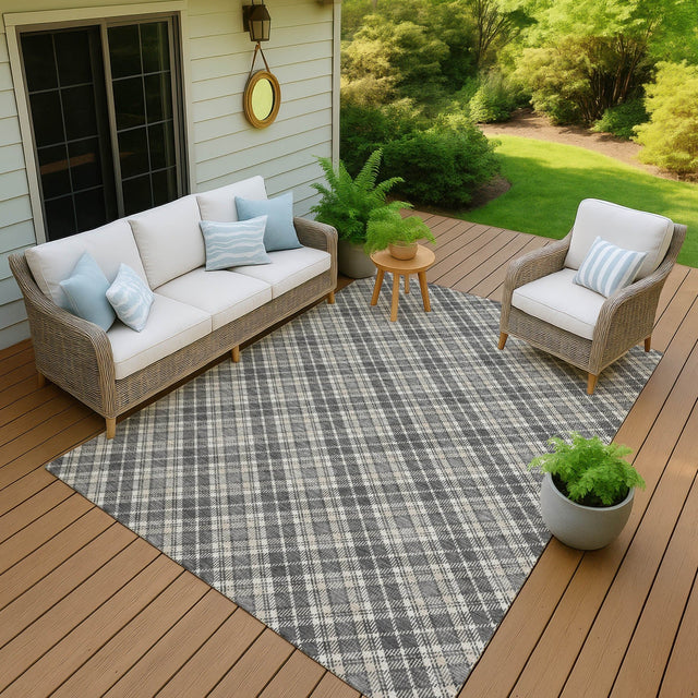Dalyn Soft Essentials SE3 Gray Rug outdoor lifestyle image