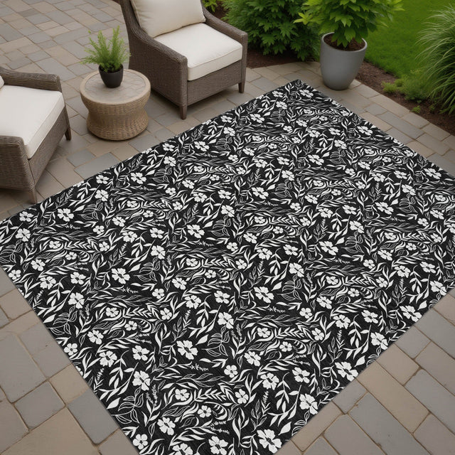 Dalyn Soft Essentials SE4 Black Rug outdoor lifestyle image