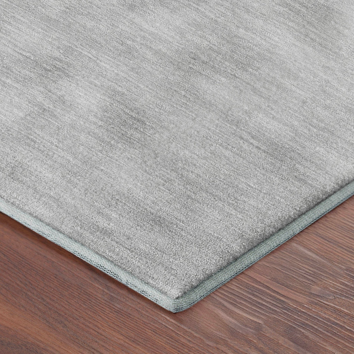 Dalyn Soft Essentials SE6 Silver Rug corner detail