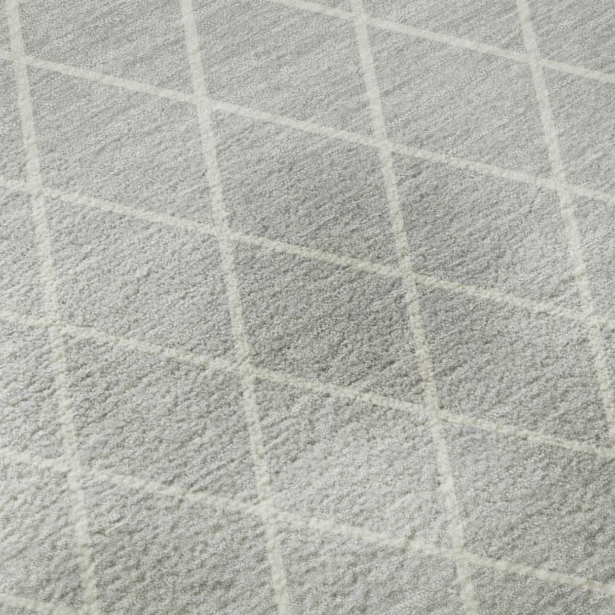 Dalyn The Reserve TR15 Silver Rug color swatch