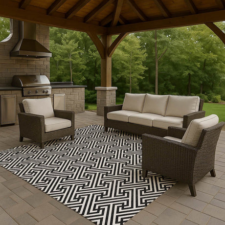 Dalyn The Reserve TR5 Black Rug outdoor lifestyle image