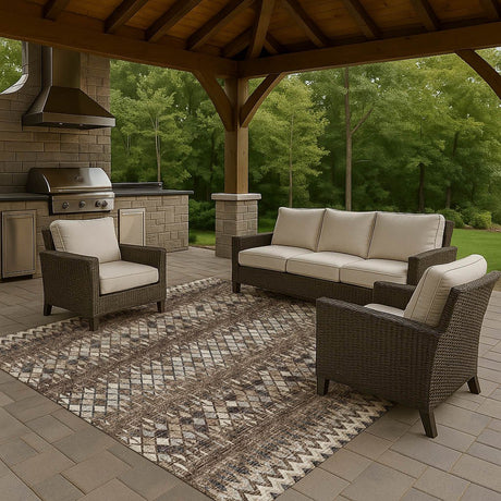 Dalyn Winslow WL5 Driftwood Rug outdoor lifestyle image