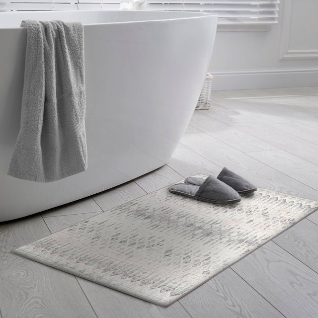 Dalyn Winslow WL5 Ivory Rug shown in a room