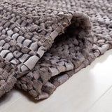 Safavieh Vintage Leather 4'-0" x 6'-0" Rug in Silver / Ivory