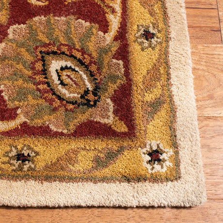 Safavieh Classic 5'-0" x 8'-0" Rug in Ivory / Red