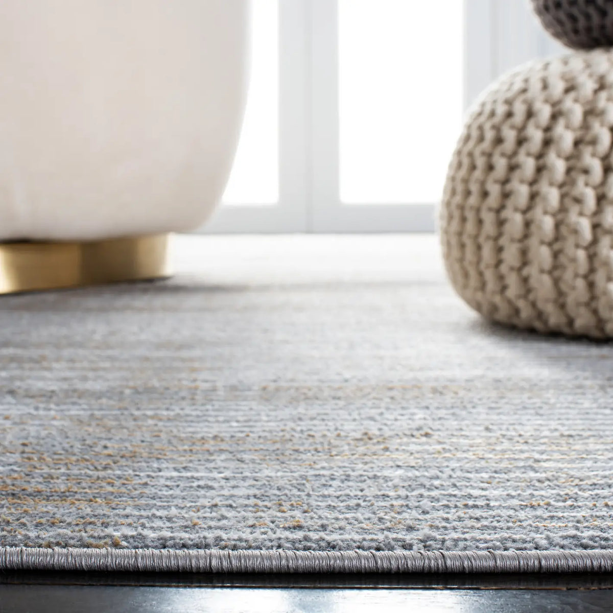 Safavieh Orchard 4'-5" x 6'-5" Rug in Grey / Gold