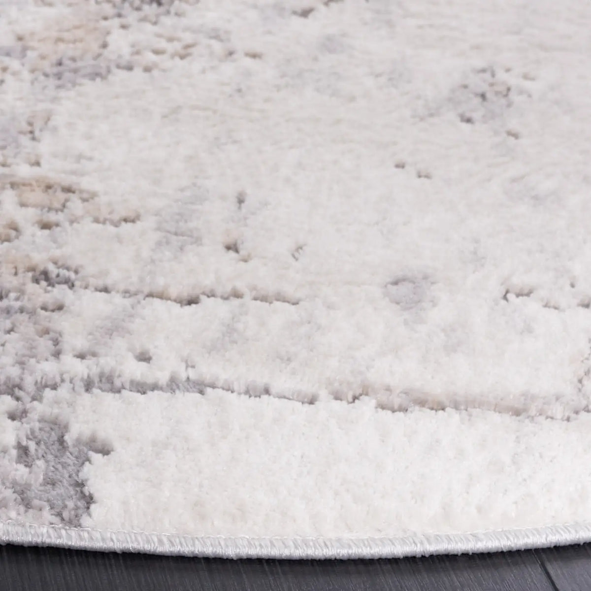 Safavieh Eternal 6'-7" x 6'-7" Rug in Ivory / Grey