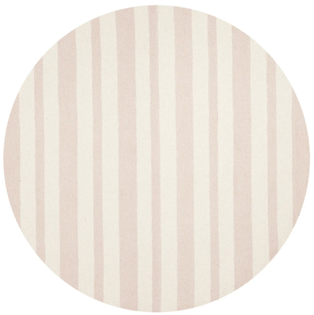 Safavieh Safavieh Kids 5'-0" x 5'-0" Rug in Pink / Ivory