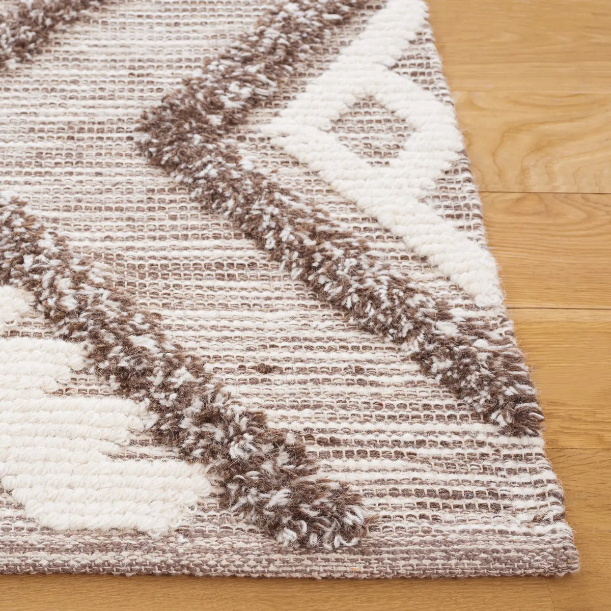 Safavieh Natura 4'-0" x 6'-0" Rug in Dark Grey / Ivory