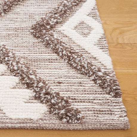 Safavieh Natura 4'-0" x 6'-0" Rug in Dark Grey / Ivory