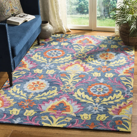 Safavieh Suzani 4'-0" x 6'-0" Rug in Blue / Multi