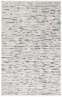 Safavieh Casablanca 4'-0" x 6'-0" Rug in Ivory / Black