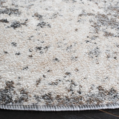 Safavieh Aston 6'-7" x 6'-7" Rug in Ivory / Grey