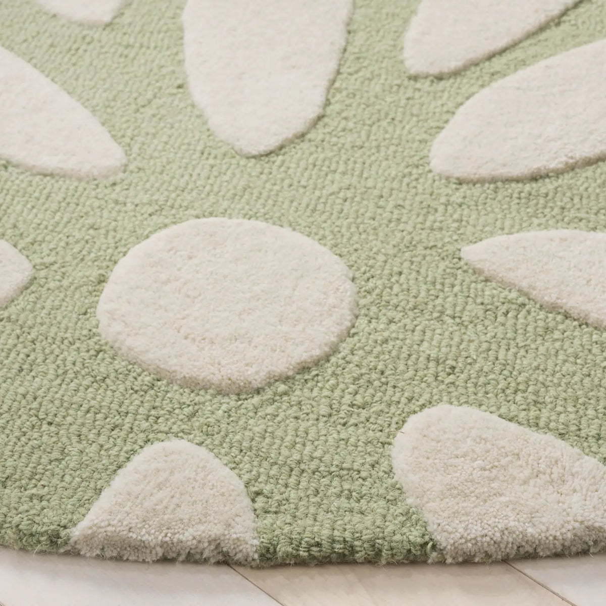 Safavieh Safavieh Kids 5'-0" x 5'-0" Rug in Sage / Ivory