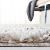 Safavieh Fontana Shag  800 4'-0" x 6'-0" Rug in Ivory / Grey