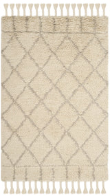 Safavieh Casablanca 4'-0" x 6'-0" Rug in Ivory / Light Grey
