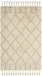 Safavieh Casablanca 4'-0" x 6'-0" Rug in Ivory / Light Grey