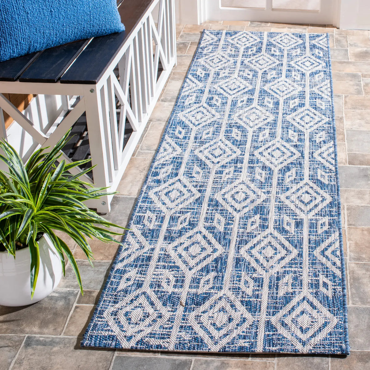 Safavieh Courtyard 2'-3" x 8'-0" Rug in Navy / Grey
