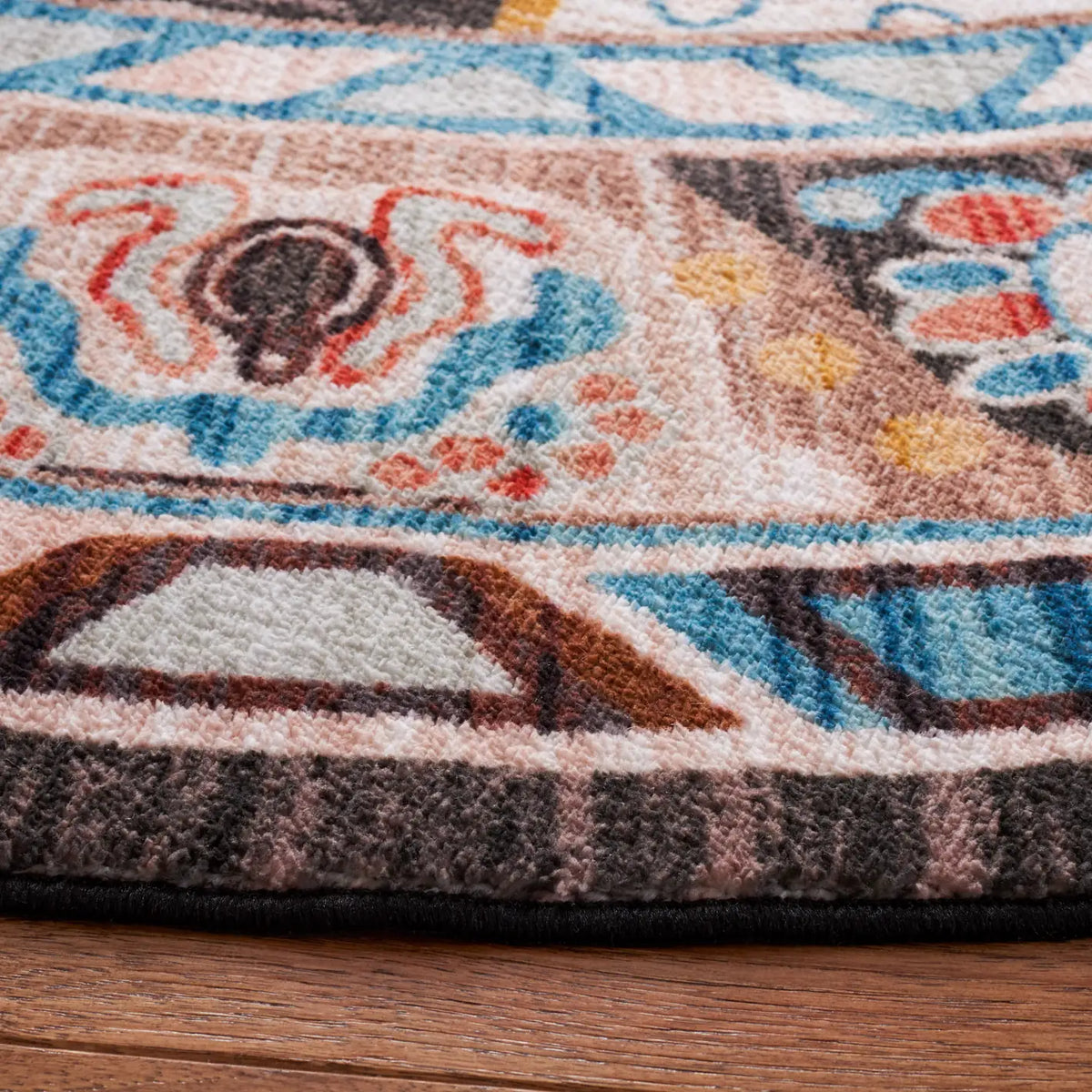 Safavieh Riviera 6'-7" x 6'-7" Rug in Beige / Charcoal