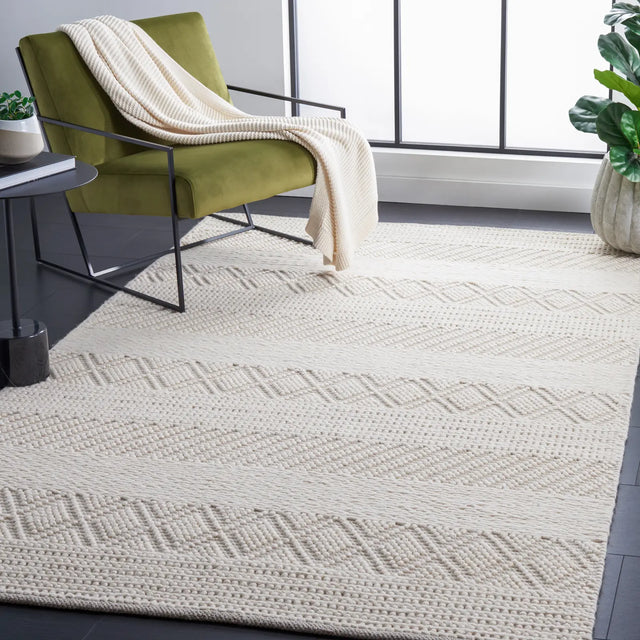 Safavieh Natura 4'-0" x 6'-0" Rug in Ivory