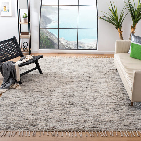 Safavieh Casablanca 8'-0" x 10'-0" Rug in Silver
