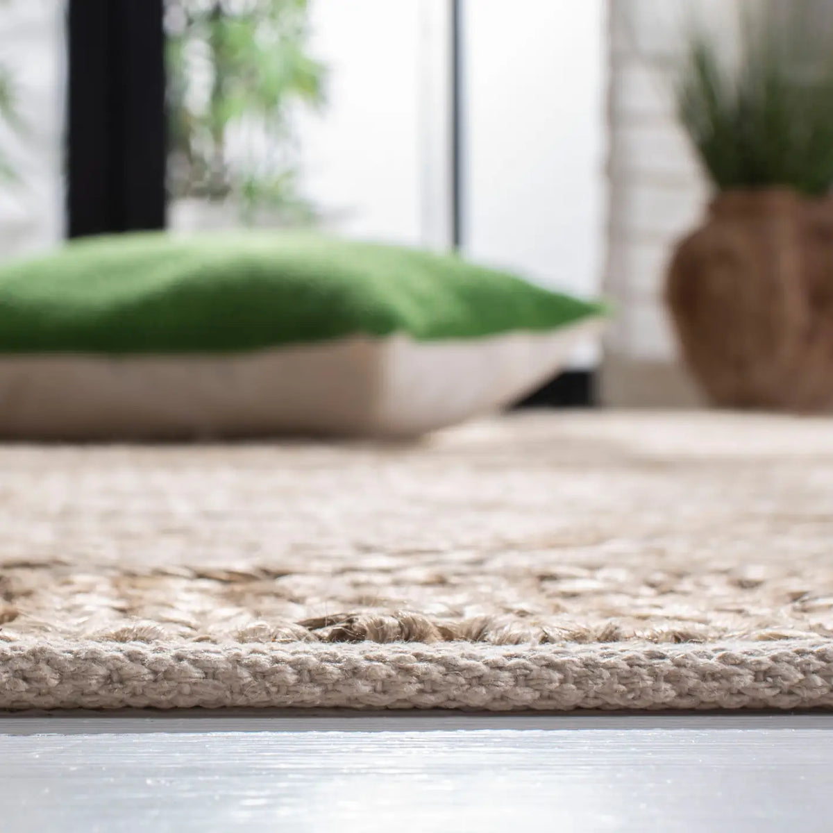 Safavieh Kilim 4'-0" x 6'-0" Rug in Natural / Beige