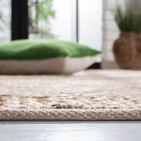 Safavieh Kilim 4'-0" x 6'-0" Rug in Natural / Beige