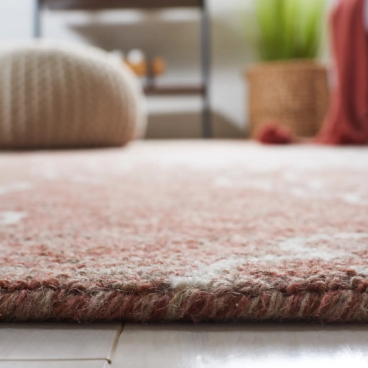 Safavieh Jardin 5'-0" x 8'-0" Rug in Brown / Ivory