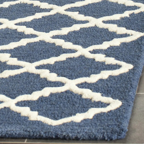 Safavieh Cambridge 2'-6" x 10'-0" Rug in Navy / Ivory