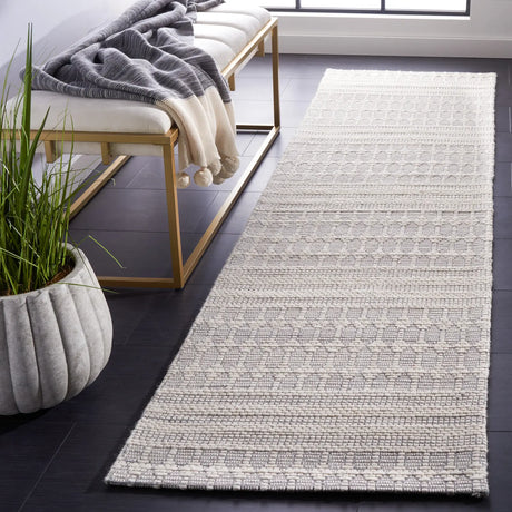 Safavieh Marbella 2'-3" x 9'-0" Rug in Grey / Ivory