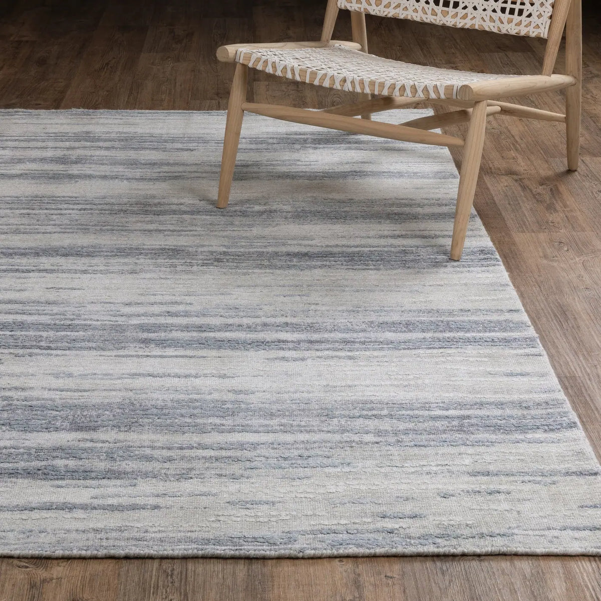 Oriental Weavers Sphinx Clarke CLA04 Blue Rugs - angle/detail