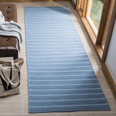 Safavieh Dhurries 2'-6" x 6'-0" Rug in Blue