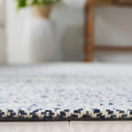 Safavieh Martha Stewart 8'-0" x 10'-0" Rug in Blue / Ivory