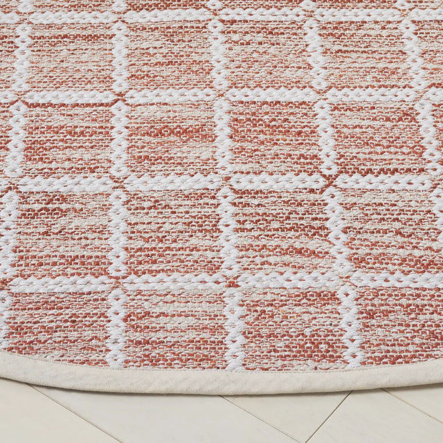 Safavieh Montauk 6'-0" x 6'-0" Rug in Orange / Ivory