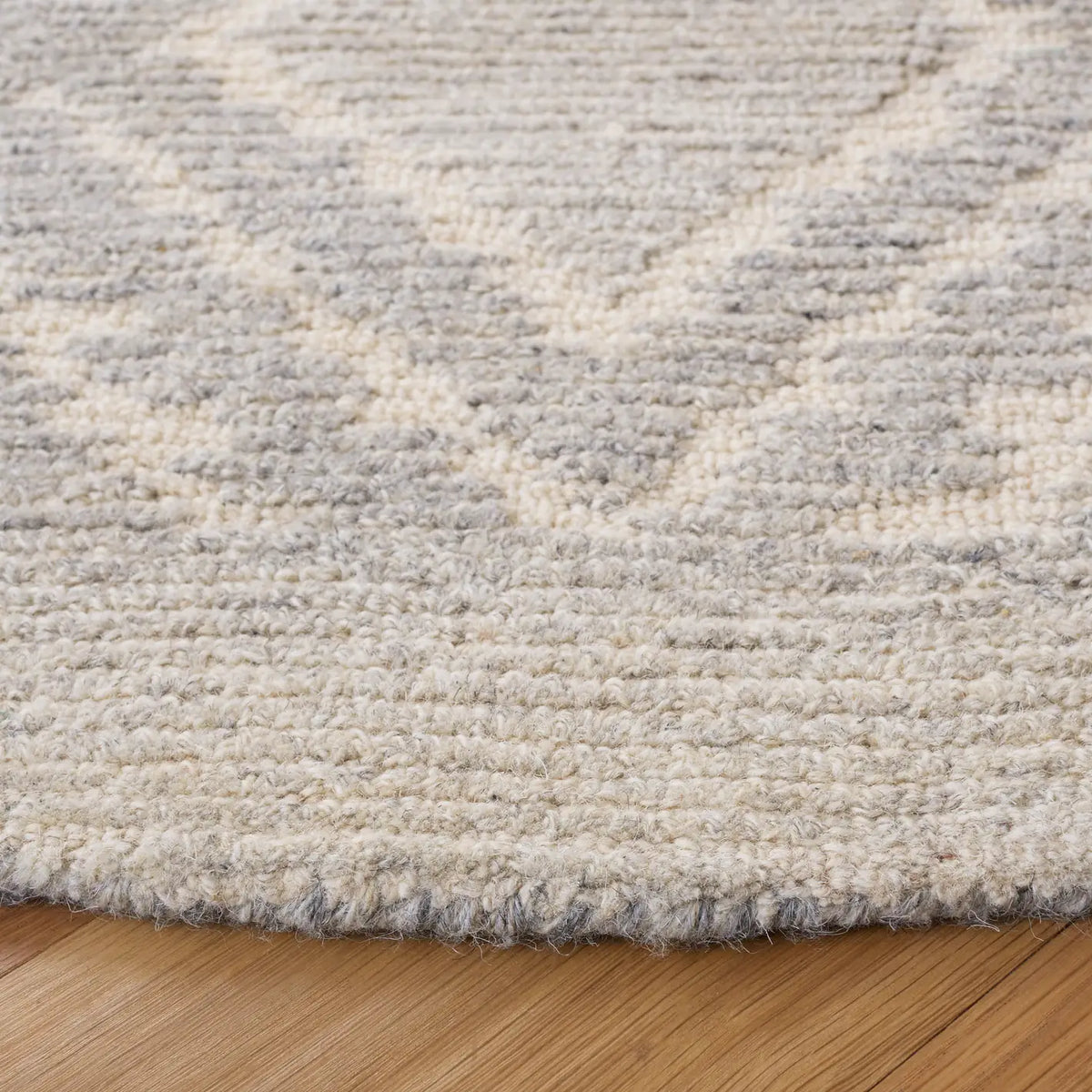 Safavieh Casablanca 6'-0" x 6'-0" Rug in Beige / Grey